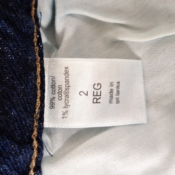 Maurices "NEW" Dark Wash Retro High Rise Curvy Fit 90s Flare Denim Jeans Size 2 - Picture 10 of 12